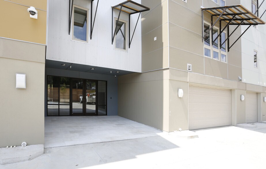 More Photos Of 141 Napoleon St, Baton Rouge Multifamily For Sale