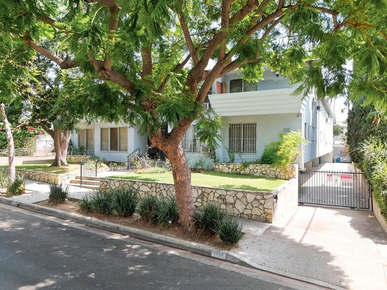 More Photos Of 1218 N Laurel Ave, West Hollywood Apartments For Sale