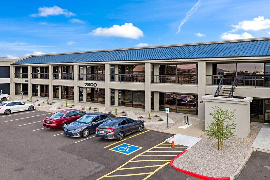More Photos Of 7900 E Greenway Rd, Scottsdale Warehouse For Lease