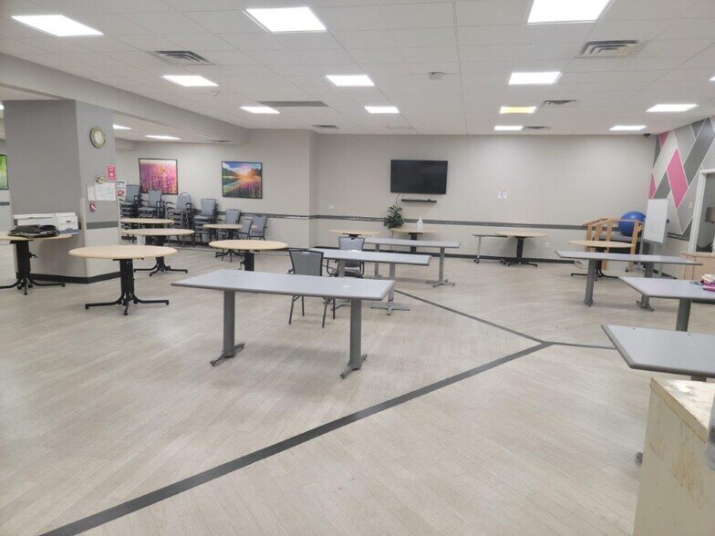 More Photos Of 1440 E 99th St, Brooklyn Medical For Sale