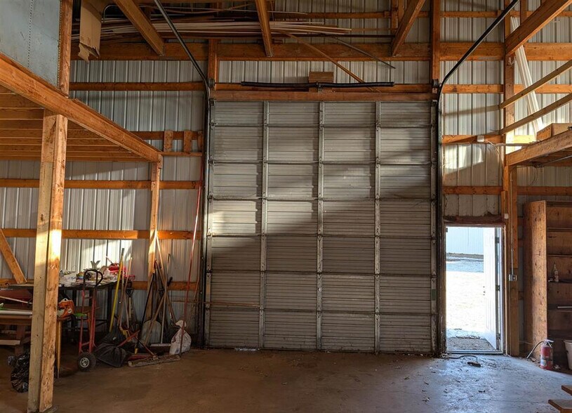 More Photos Of 421 E Moneta Ave, Peoria Heights Self Storage For Lease