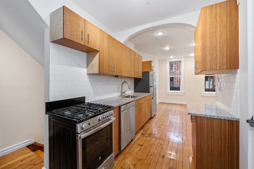 More Photos Of 155 W 9th St, Brooklyn Multifamily For Sale