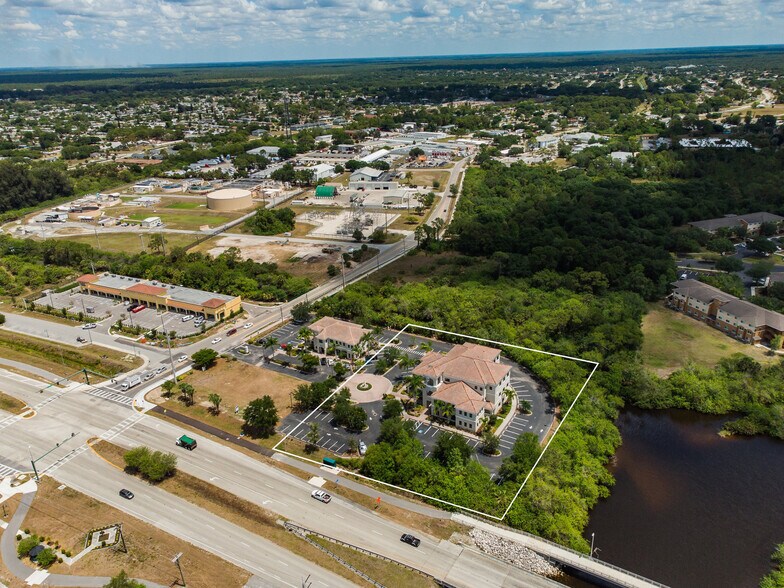 More Photos Of 5920 Pan American Blvd, North Port Medical For Lease