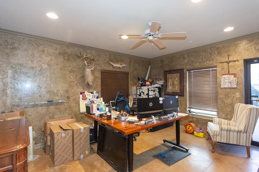 More Photos Of 2520 W Highway 290, Dripping Springs Light Manufacturing For Sale