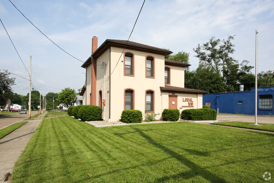 More Photos Of 2046 S Main St, Akron Office For Lease