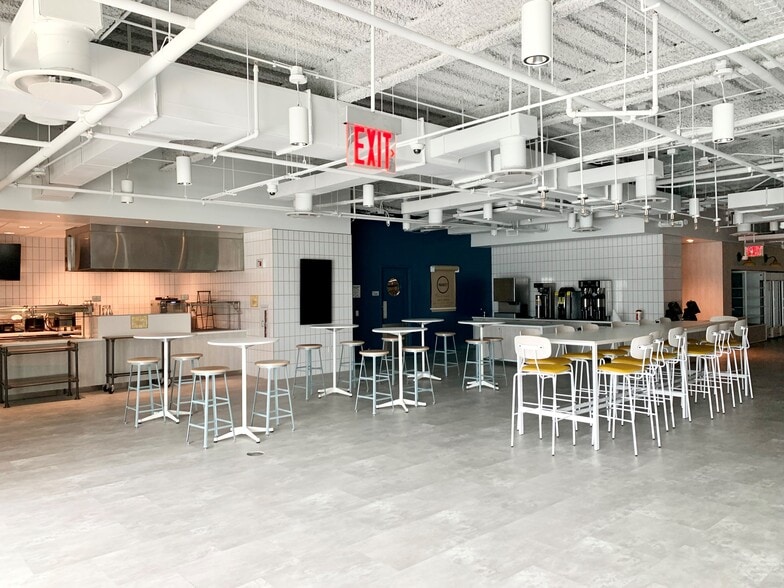 More Photos Of 6550 W Hillsborough Ave, Tampa Office For Lease