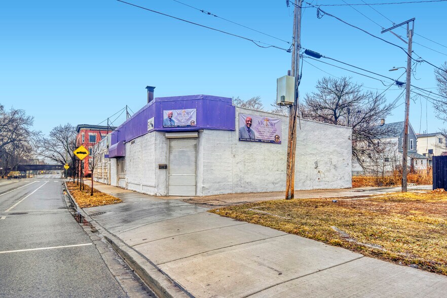 More Photos Of 514 W 71st St, Chicago General Retail For Sale