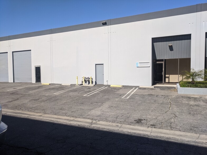 More Photos Of 13012 Saticoy St, North Hollywood Light Manufacturing For Lease