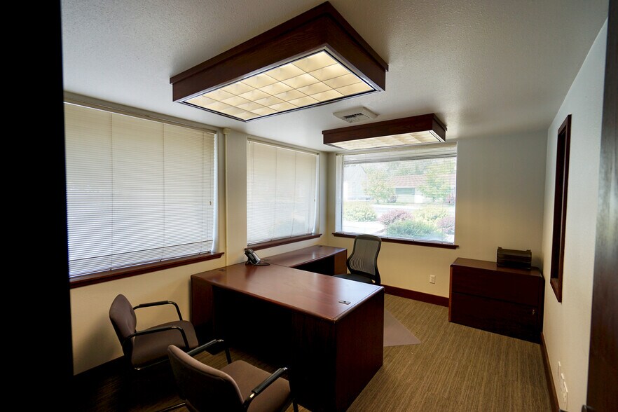 More Photos Of 108 W Fremont Ave, Selah Bank For Sale