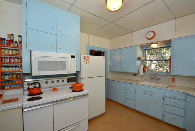 More Photos Of 2105 SE Ochoco St, Portland Office For Sale