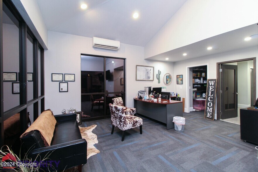 More Photos Of 623 N Commercial Dr, Gillette Office For Lease