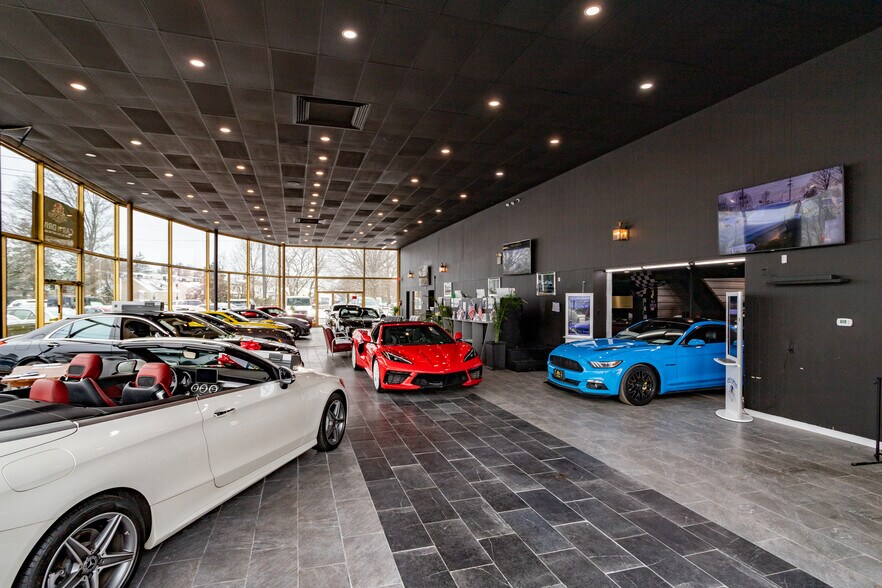 More Photos Of 909 E Route 130, Burlington Auto Dealership For Sale
