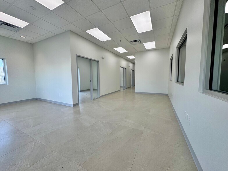 More Photos Of 13101 Spivey Dr, Laredo Industrial For Lease
