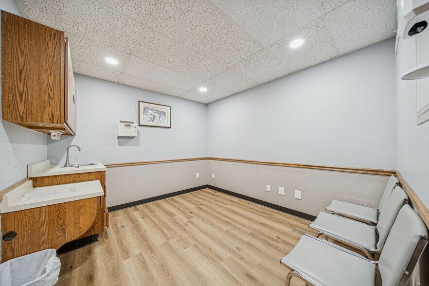 More Photos Of 985 Penn St, Brackenridge Medical For Sale