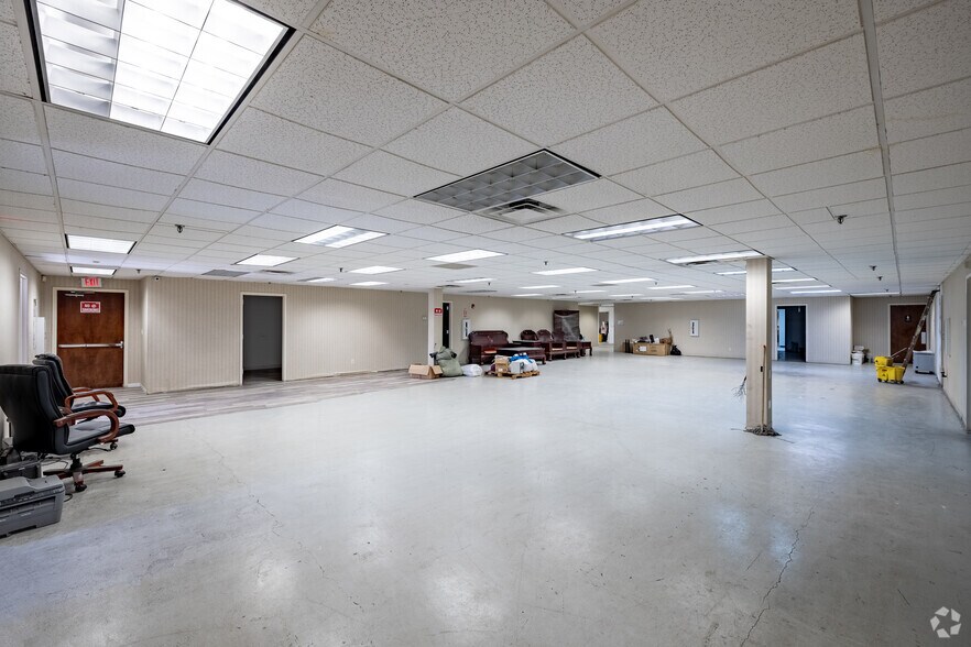 More Photos Of 55 Kennedy Dr, Hauppauge Flex For Lease