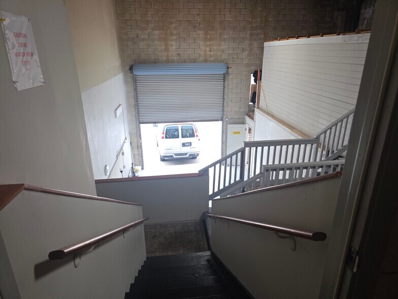 More Photos Of 99-930 Iwaena St, Aiea Warehouse For Lease