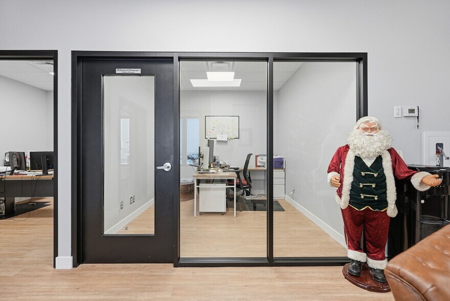 More Photos Of 224 Robot St, Vars Warehouse For Sale