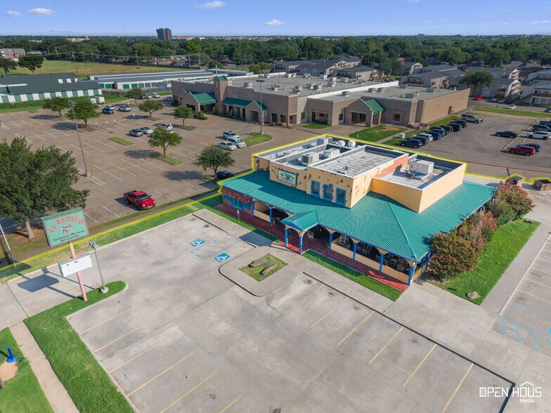 More Photos Of 2210 Southwest Pky, Wichita Falls Restaurant For Sale