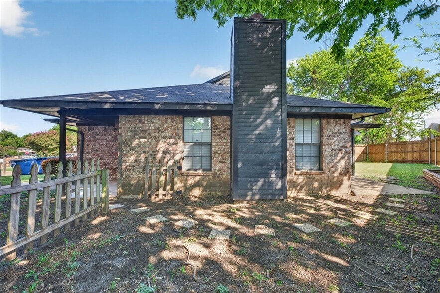 More Photos Of 210-212 Saint Marys Pl, Rockwall Apartments For Sale