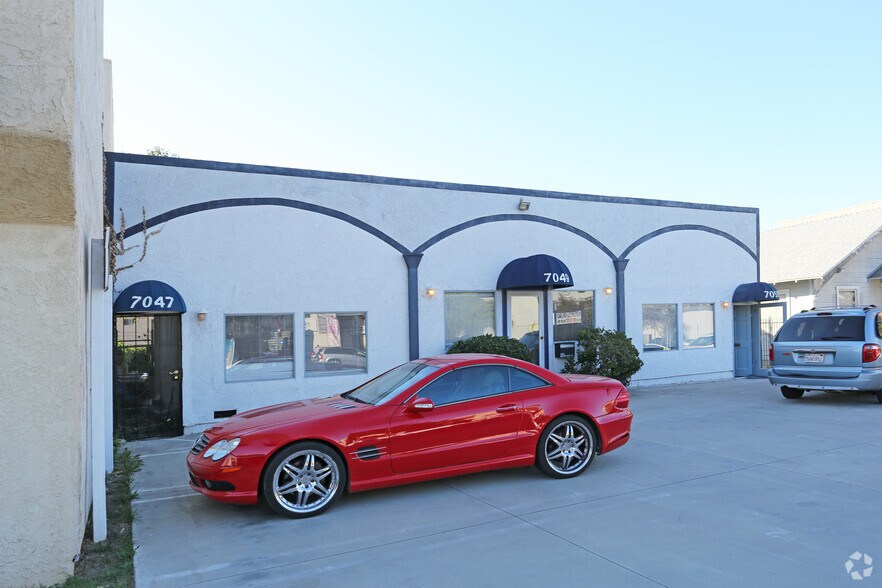 More Photos Of 7049 Owensmouth Ave, Canoga Park Office For Lease