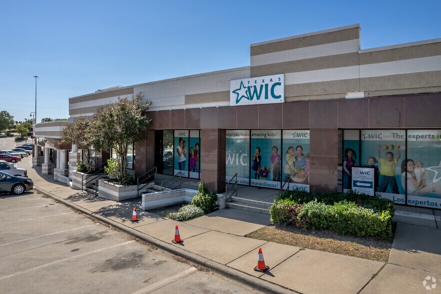 More Photos Of 1100 Bridgewood Dr, Fort Worth Unknown For Lease