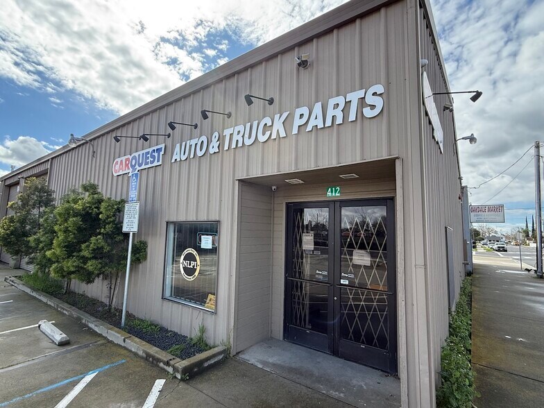 Primary Photo Of 412 S Yosemite Ave, Oakdale Auto Repair For Sale