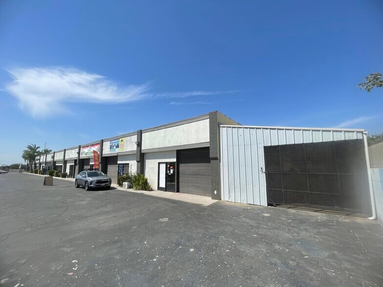 More Photos Of 3800 Niles St, Bakersfield General Retail For Lease