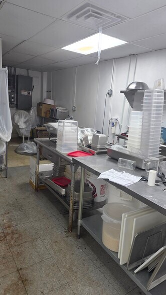 More Photos Of 521 Broadway St, Quantico General Retail For Lease