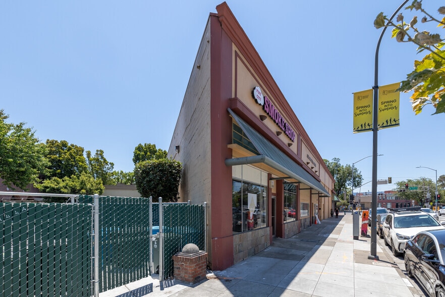 More Photos Of 208-220 Marshall St, Redwood City Storefront For Lease