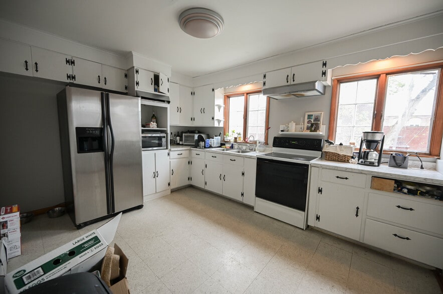 More Photos Of 704 Utica St, Oriskany Specialty For Sale