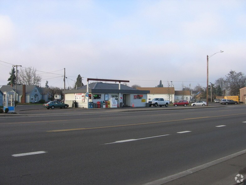 More Photos Of 501 Pacific Blvd, Albany Convenience Store For Sale