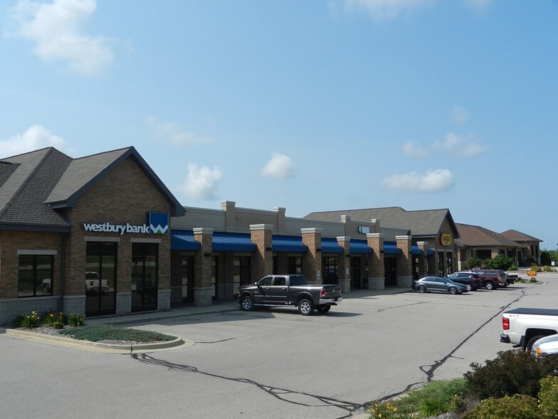 More Photos Of 1195 E Commerce Blvd, Slinger Unknown For Lease