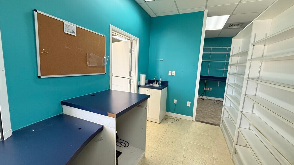 More Photos Of 3350-3390 E Bay Dr, Largo Storefront For Lease