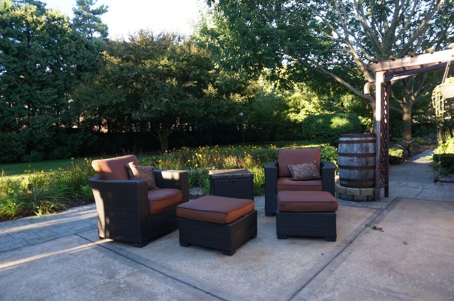 More Photos Of 1350 E Lake Lansing Rd, East Lansing Medical For Lease