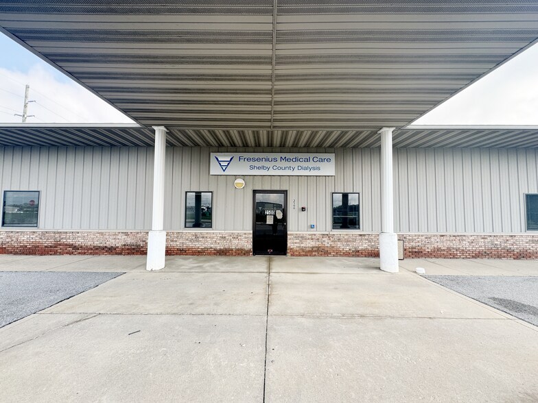 More Photos Of 2500 Parkway Dr, Shelbyville Medical For Sale