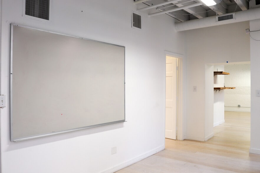 More Photos Of 240 Commercial St, Boston Storefront Retail Office For Lease