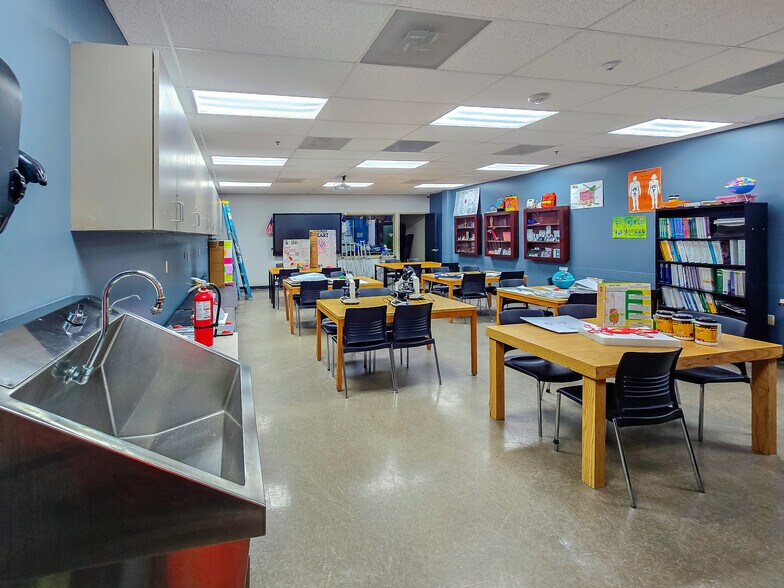 More Photos Of 2810 S US Highway 1, Fort Pierce General Retail For Sale