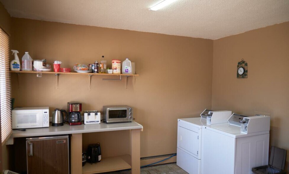 More Photos Of 1321 Elm Ave, Rocky Ford Hotel For Sale