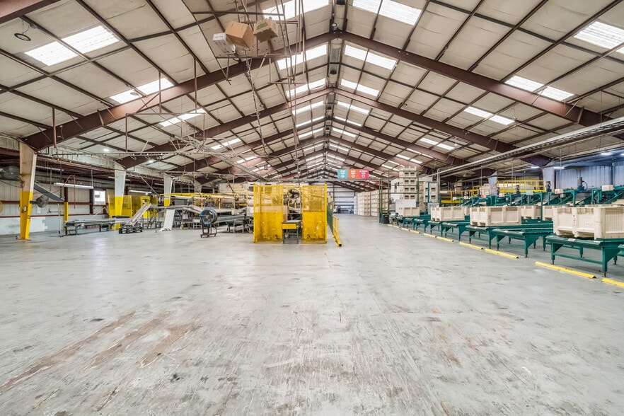 More Photos Of 2600 45th St, Vero Beach Food Processing For Sale