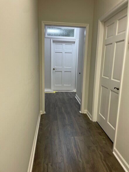 More Photos Of 112 S Maple St, Murfreesboro Office For Lease