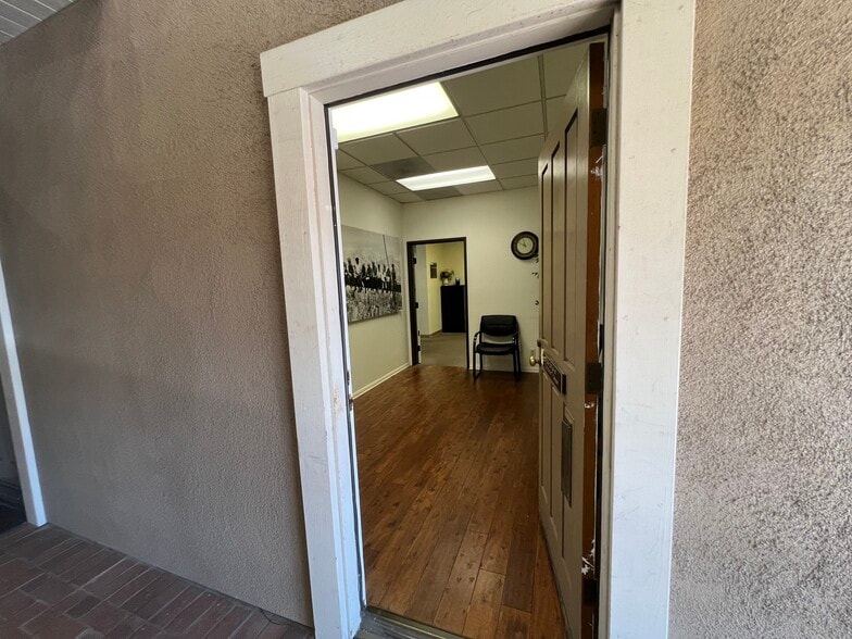 More Photos Of 141 Duesenberg Dr, Thousand Oaks Medical For Sale