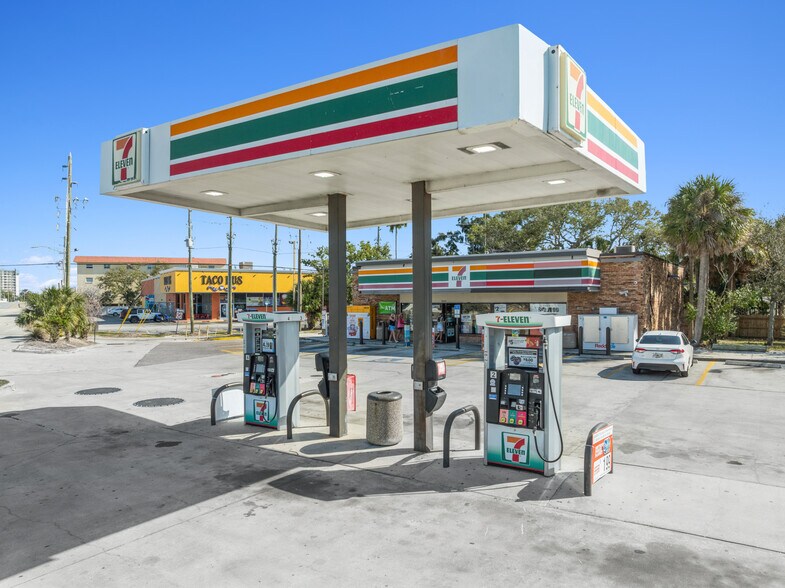 More Photos Of 9695 Gulf Blvd, Treasure Island Service Station For Sale