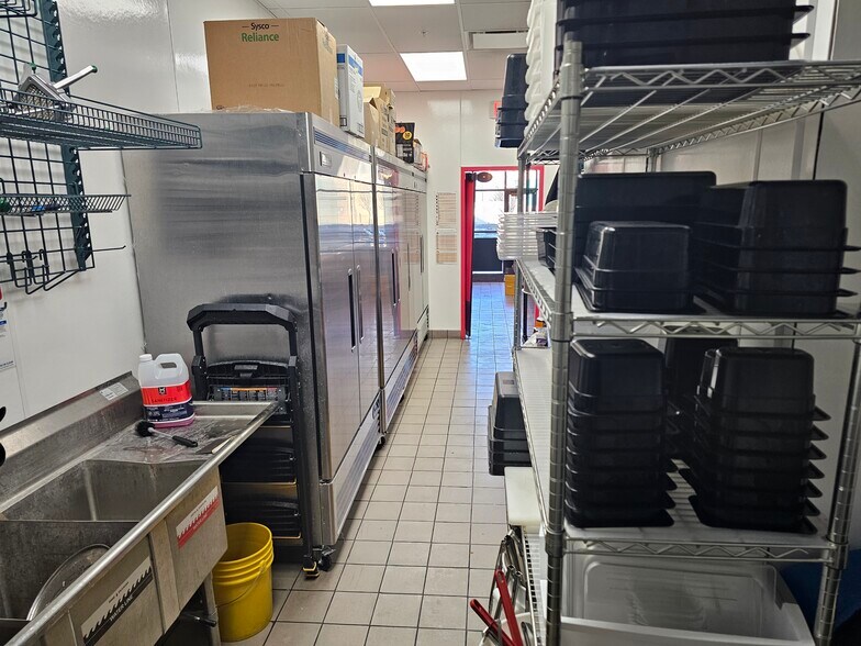 More Photos Of 1289 N Canyon Creek Pky, Spanish Fork Storefront Retail Office For Lease