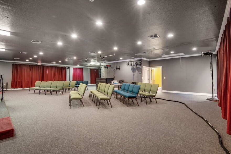 More Photos Of 3841 Turman Loop, Wesley Chapel Office For Lease