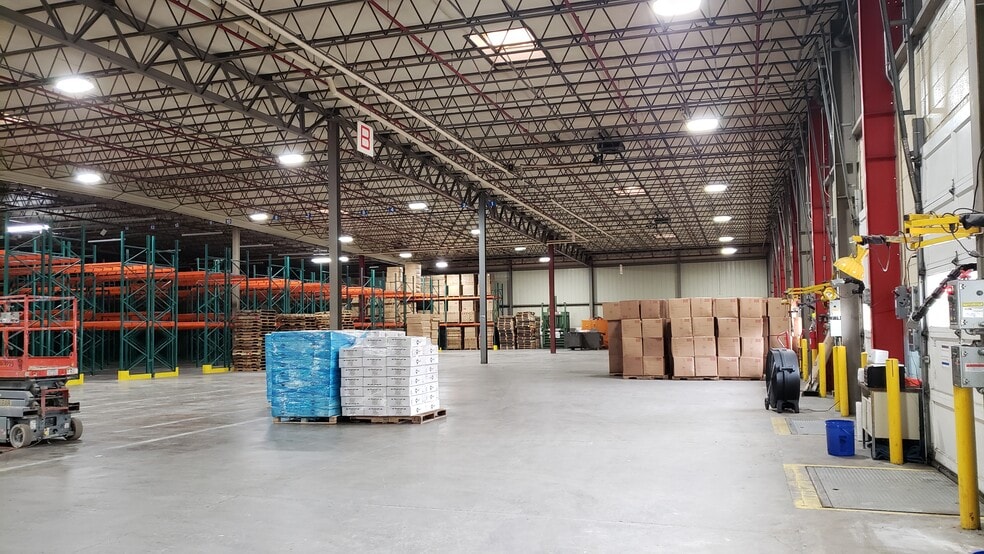 More Photos Of 600 5th St, Belvidere Warehouse For Lease