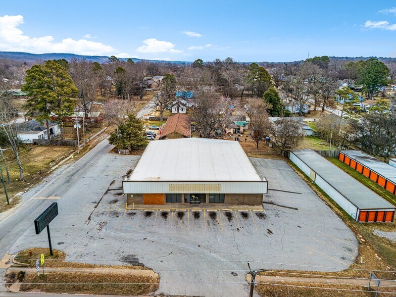 More Photos Of 858 N Central Ave, Batesville Freestanding For Sale