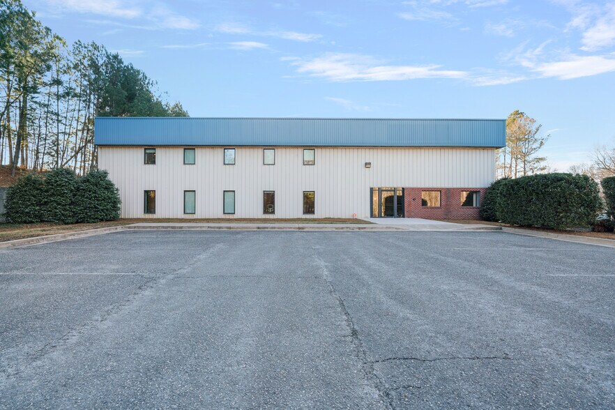 More Photos Of 91 W Hightower Dr, Dawsonville Warehouse For Sale