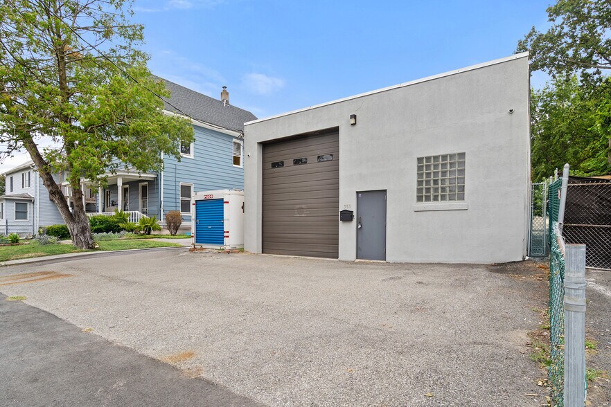 Primary Photo Of 353 Railroad Ave, Hackensack Warehouse For Lease