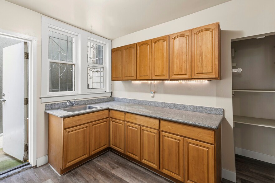 More Photos Of 1040-1042 Howard St, San Francisco Apartments For Sale
