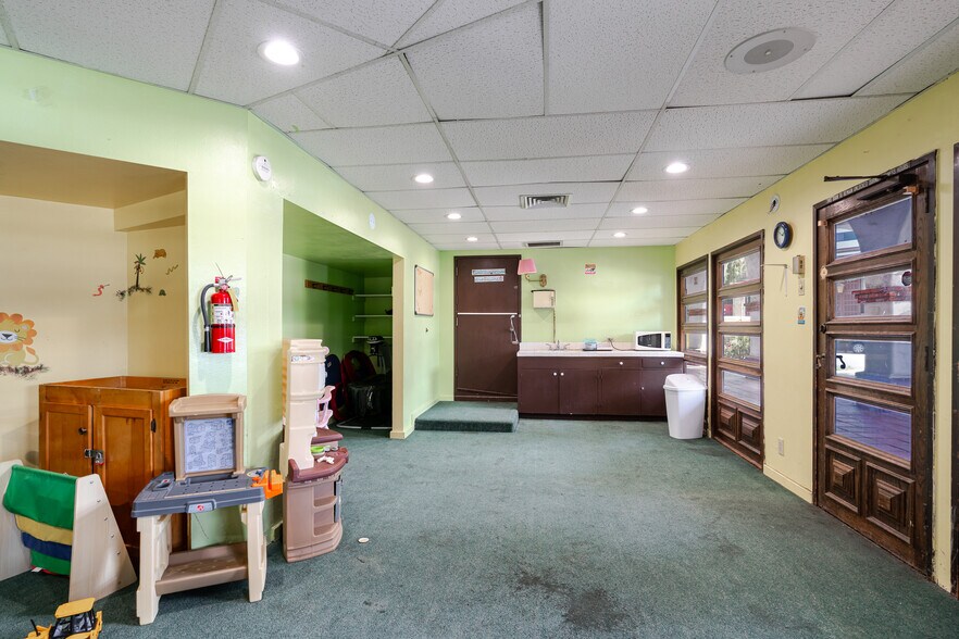 More Photos Of 333 E Colorado St, Glendale Unknown For Lease